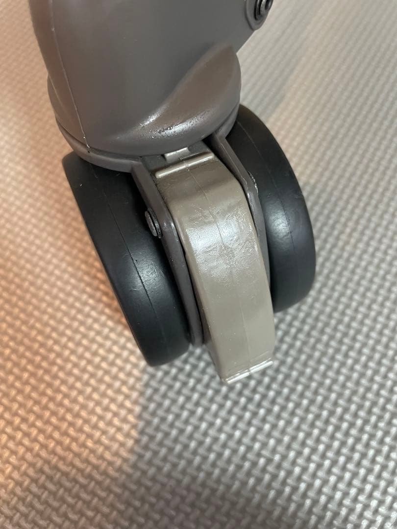 Combi 電動ベビーチェア グレー　ネムリラおやすみドーム