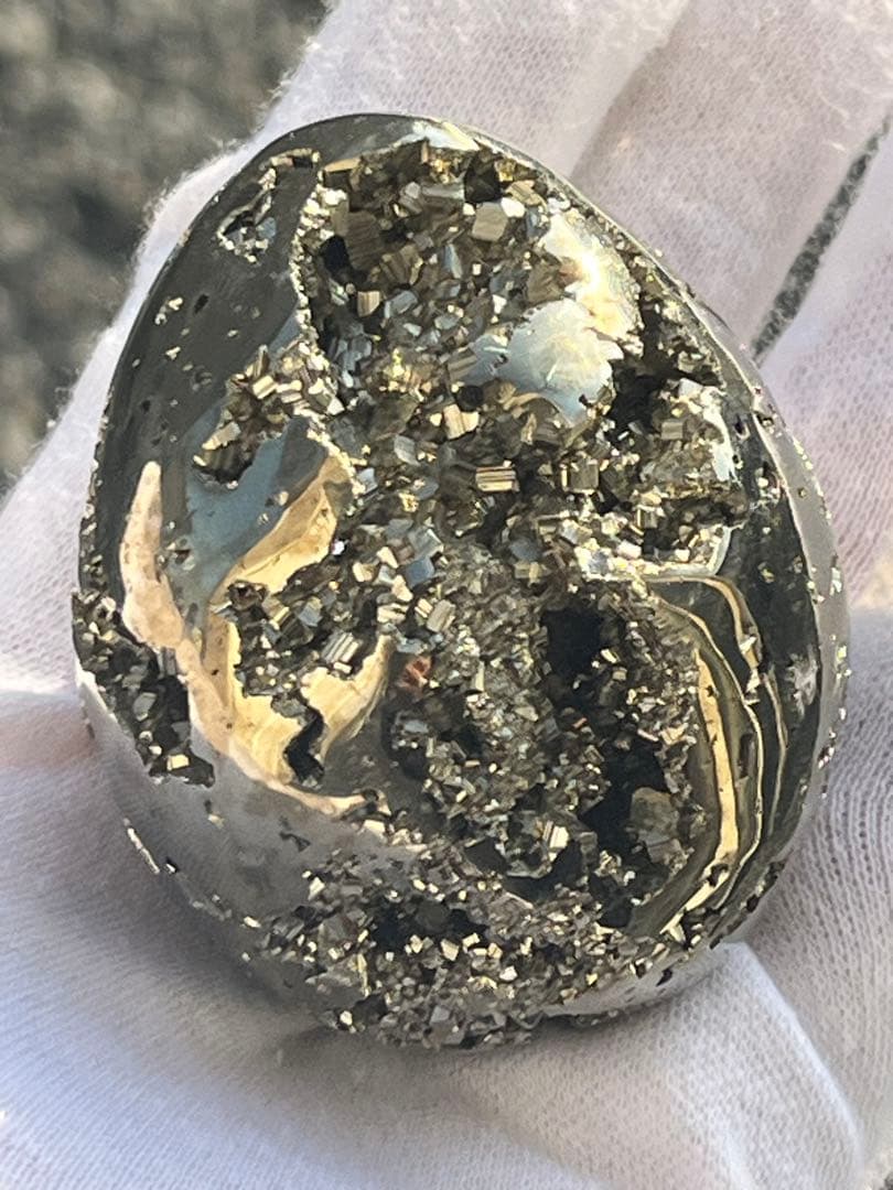 ペルー ワンサラ鉱山産 パイライト（黄鉄鉱）エッグ 約245ｇ たまご型 台座付