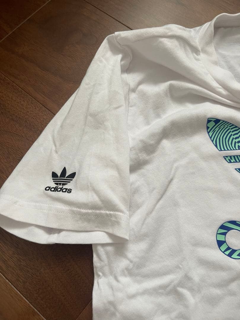 adidas アディダス半袖Tシャツ 　160キッズ