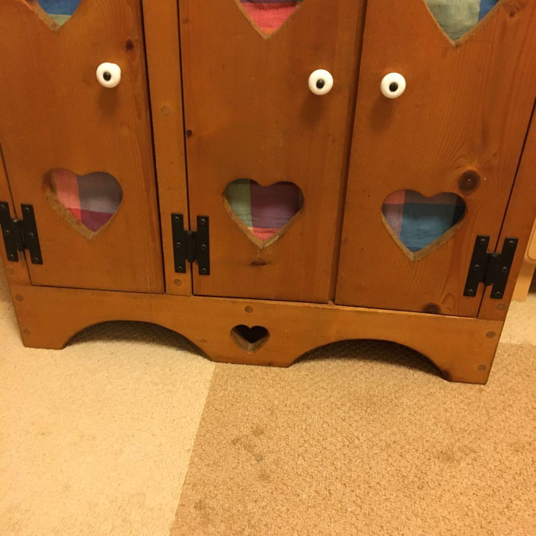 カントリー家具ハートくり抜き木製キャビネット