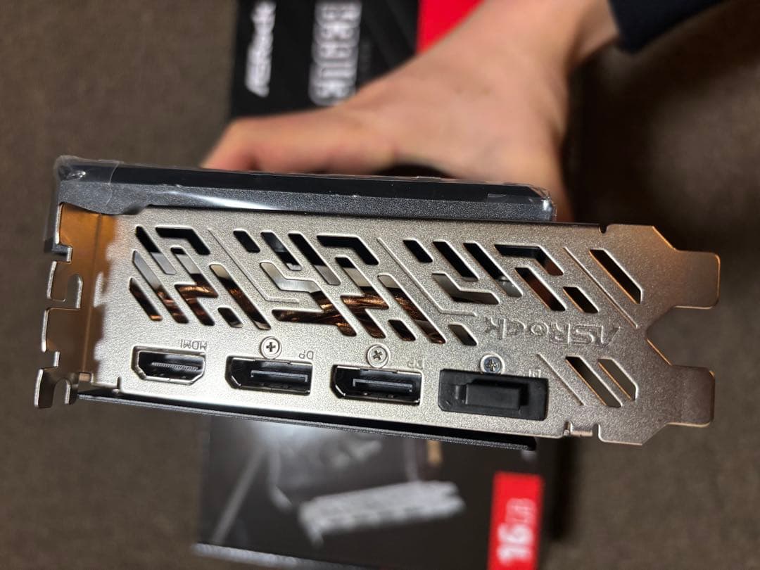 み*ん様 【禁煙Noペット】ASRock RX 7800 XT 16GB