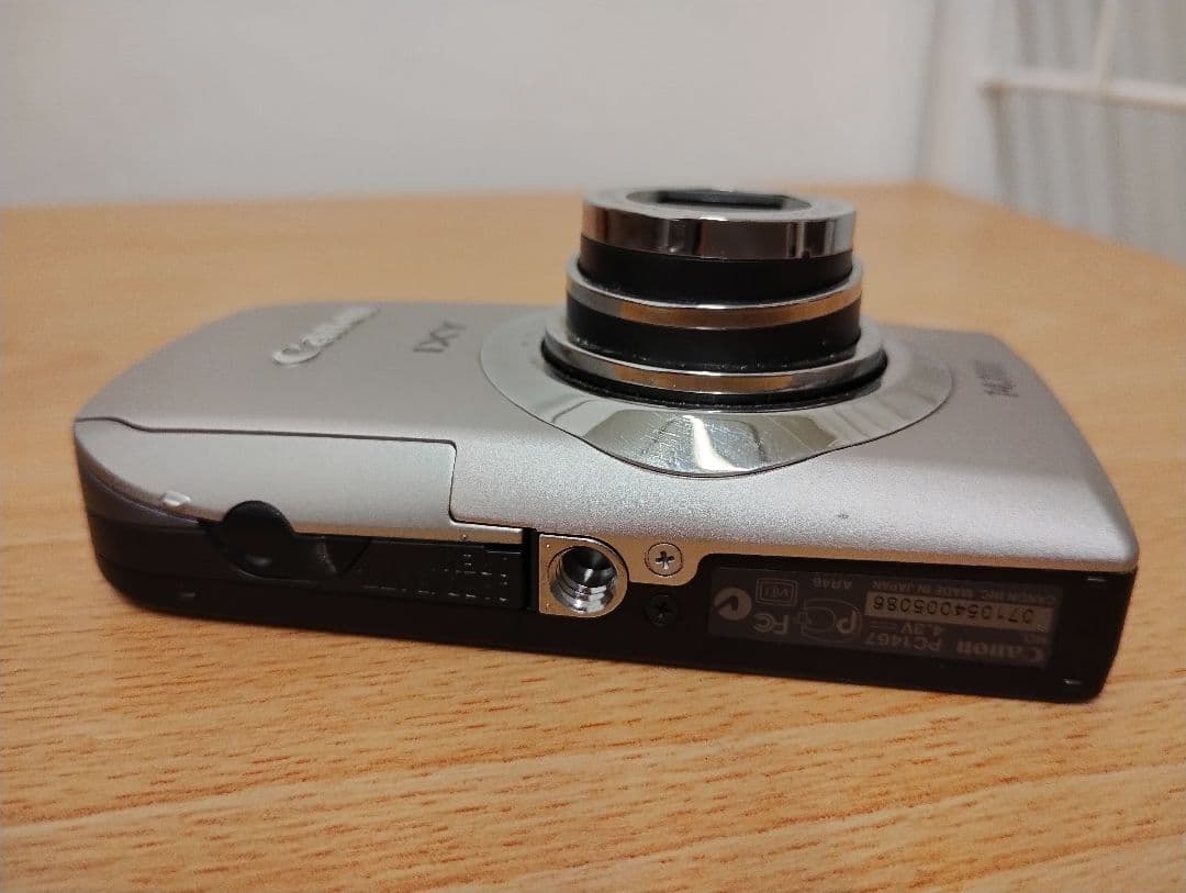 CANON キャノン IXY 10S コンパクトデジタルカメラ　ジャンク品