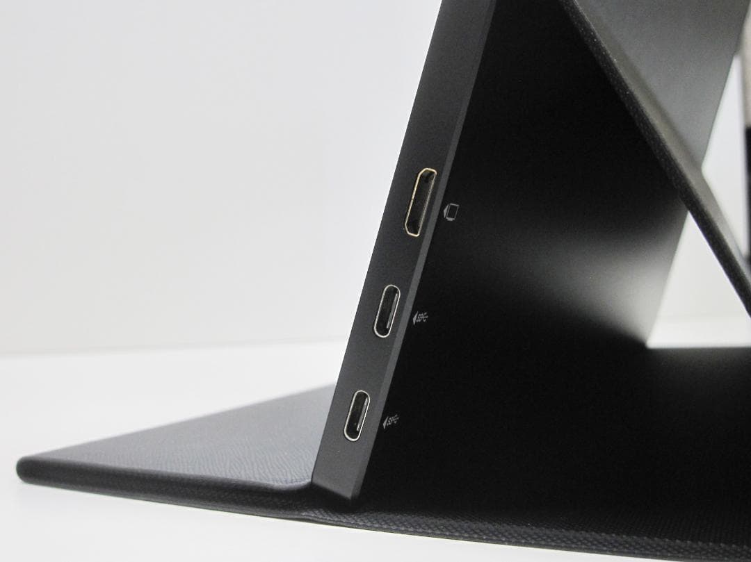 15.6インチ QLED液晶 グレア モバイルモニター DCI-P3 100%