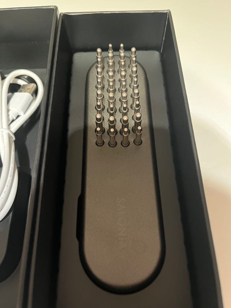 美品　SALONIA EMS LIFT BRUSH 3D CARE