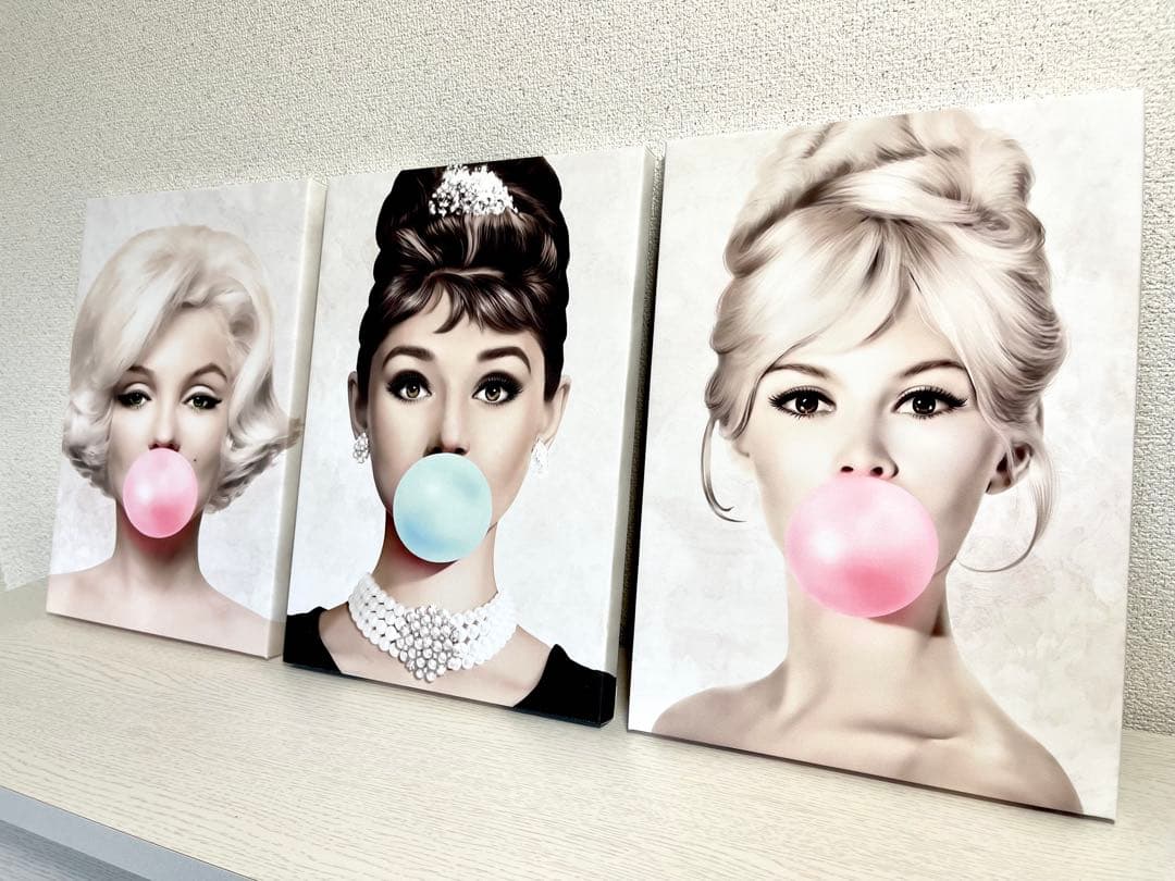 No257木枠付きキャンバスアート　ヘプバーン　マリリンモンロー　アートポスター