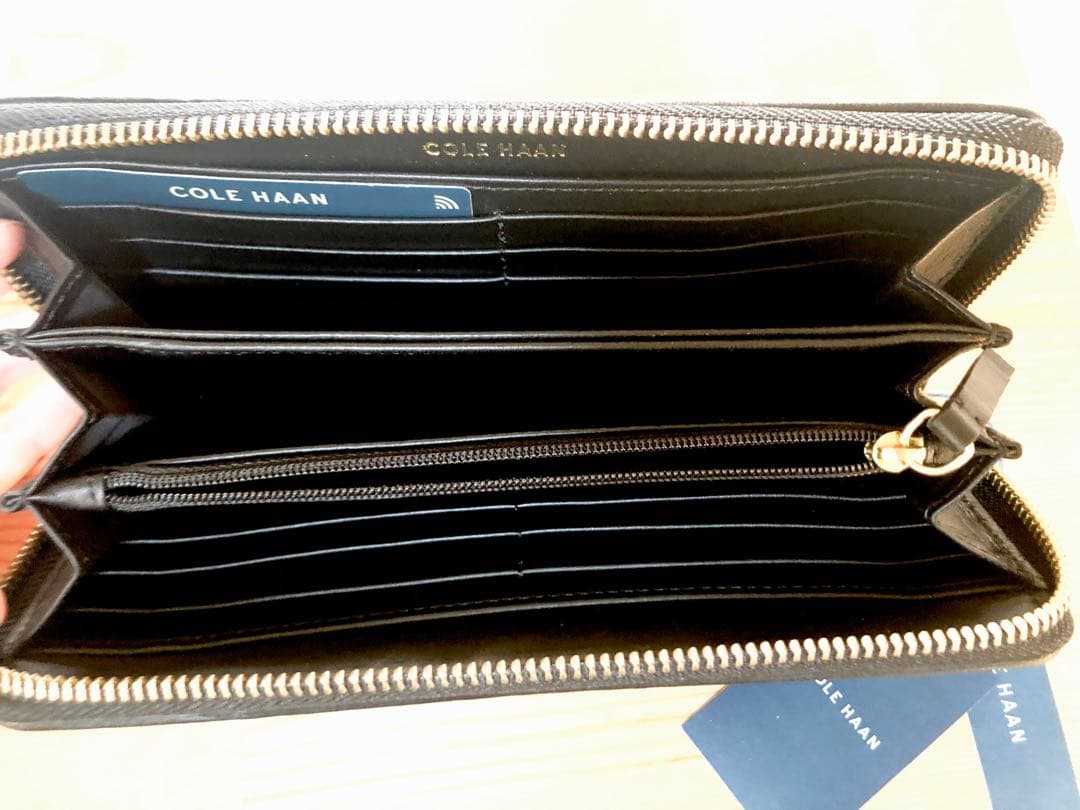 コールハーン　長財布　黒×ゴールド