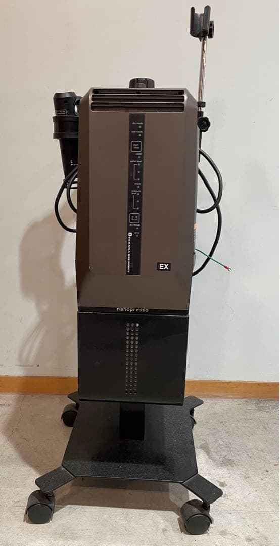 ナノプレッソEX スチーマー　タカラベルモント　［直接引き取りお値引き可能。］