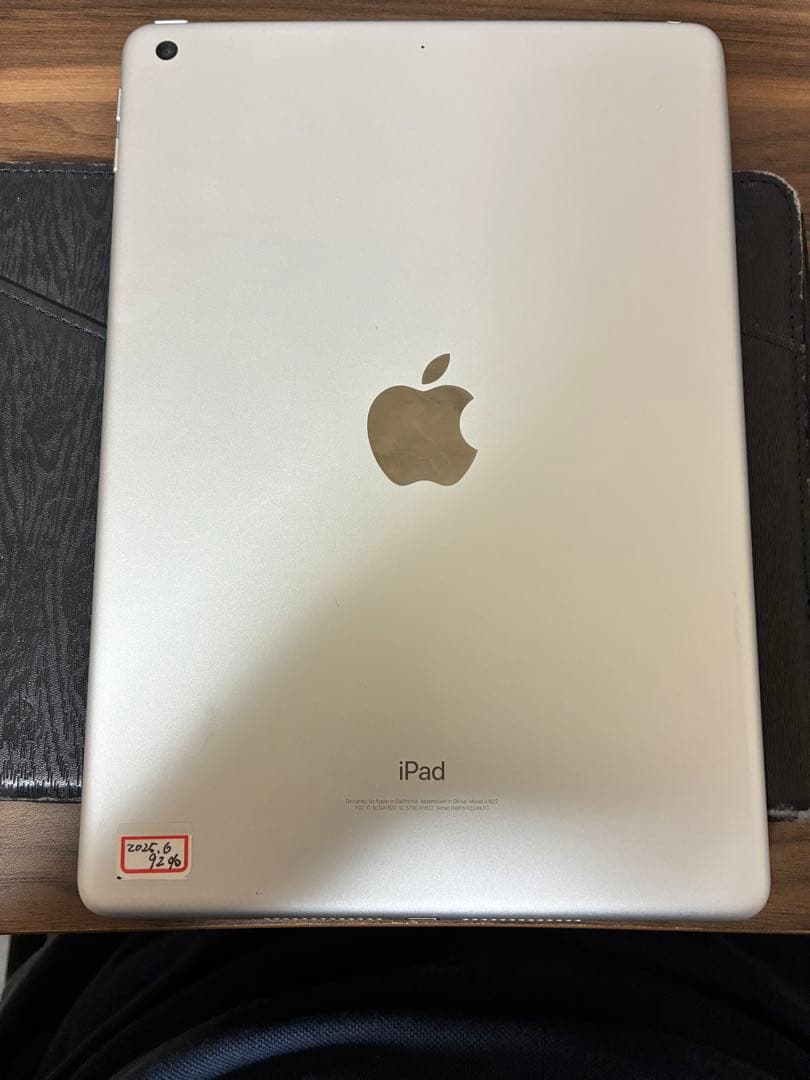 Apple iPad 第5世代 Wi-Fi 32GB 92%シルバー