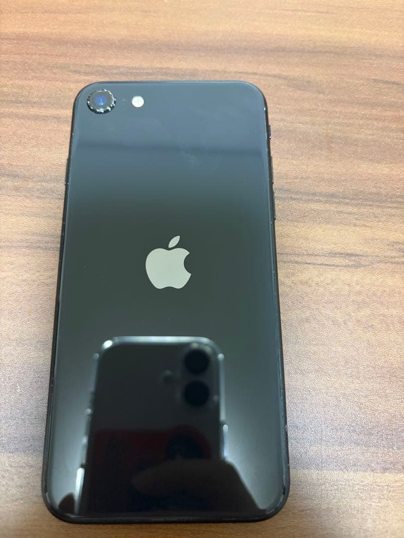 iPhone SE (第2世代) ブラック 画面ひび割れあり