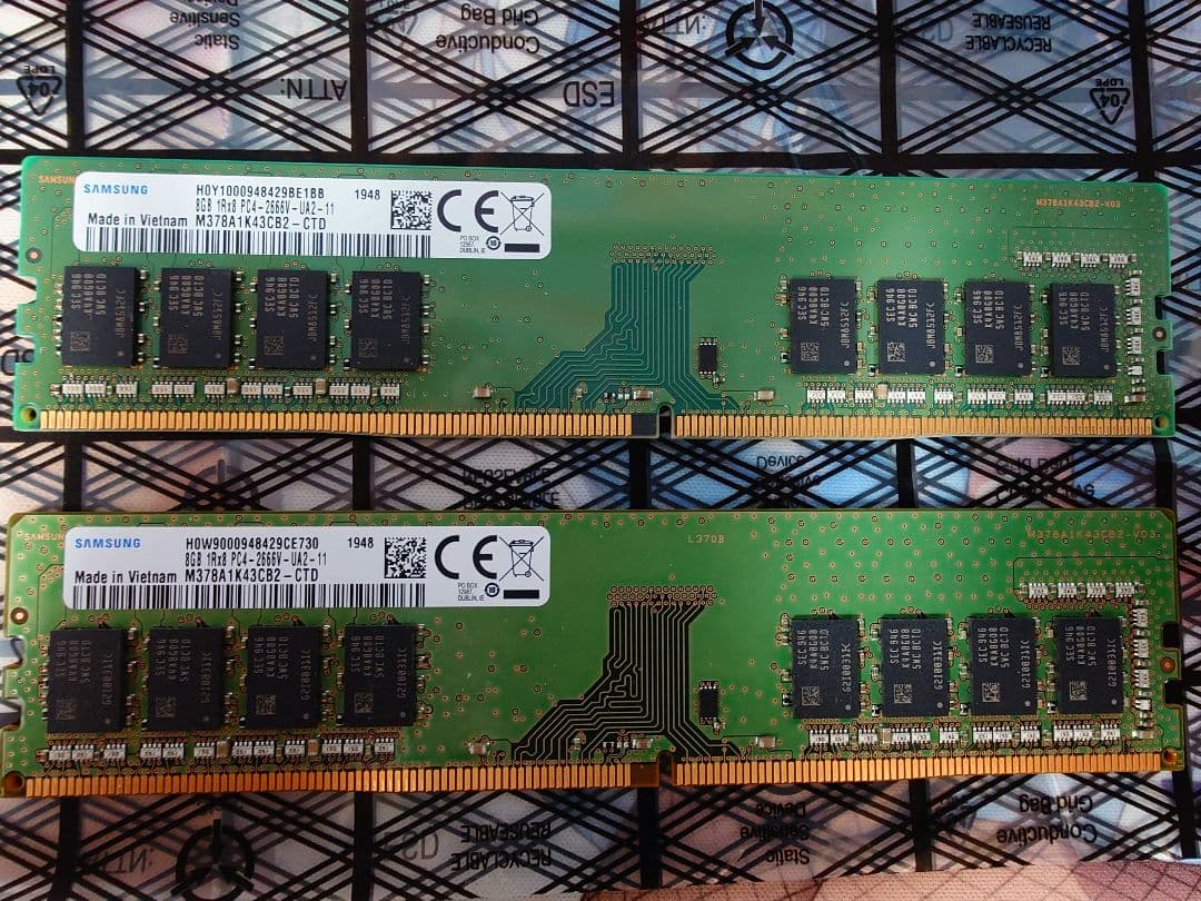 SAMSUNG DDR4-2666V 16GB(8GB×2）PC4 メモリ①