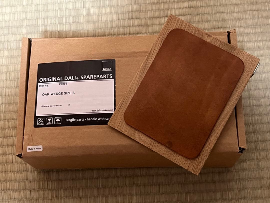 日本未発表 DALI Opticon1,Zensor1用傾斜オーディオボード