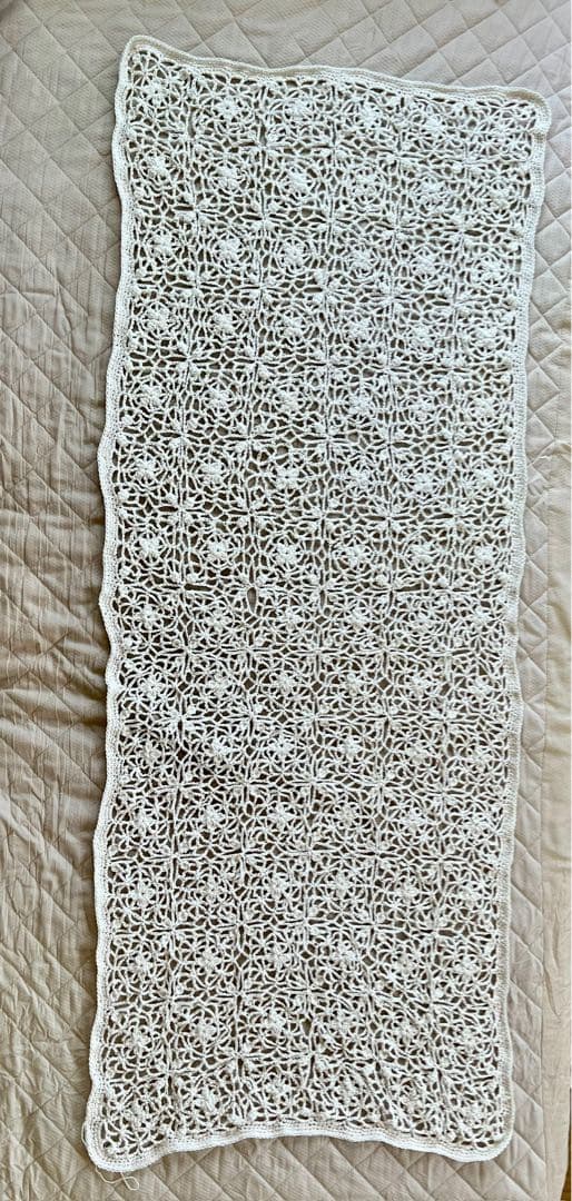 ホワイトレース編み コットン製　マルチカバー