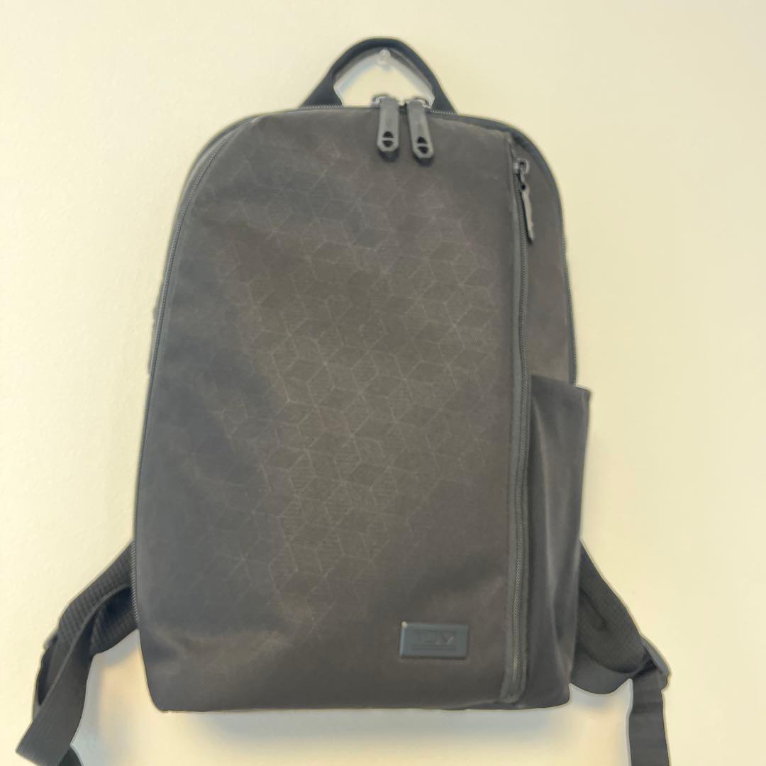 TUMI トゥミ　レディース　PC対応　ビジネス仕様リュック