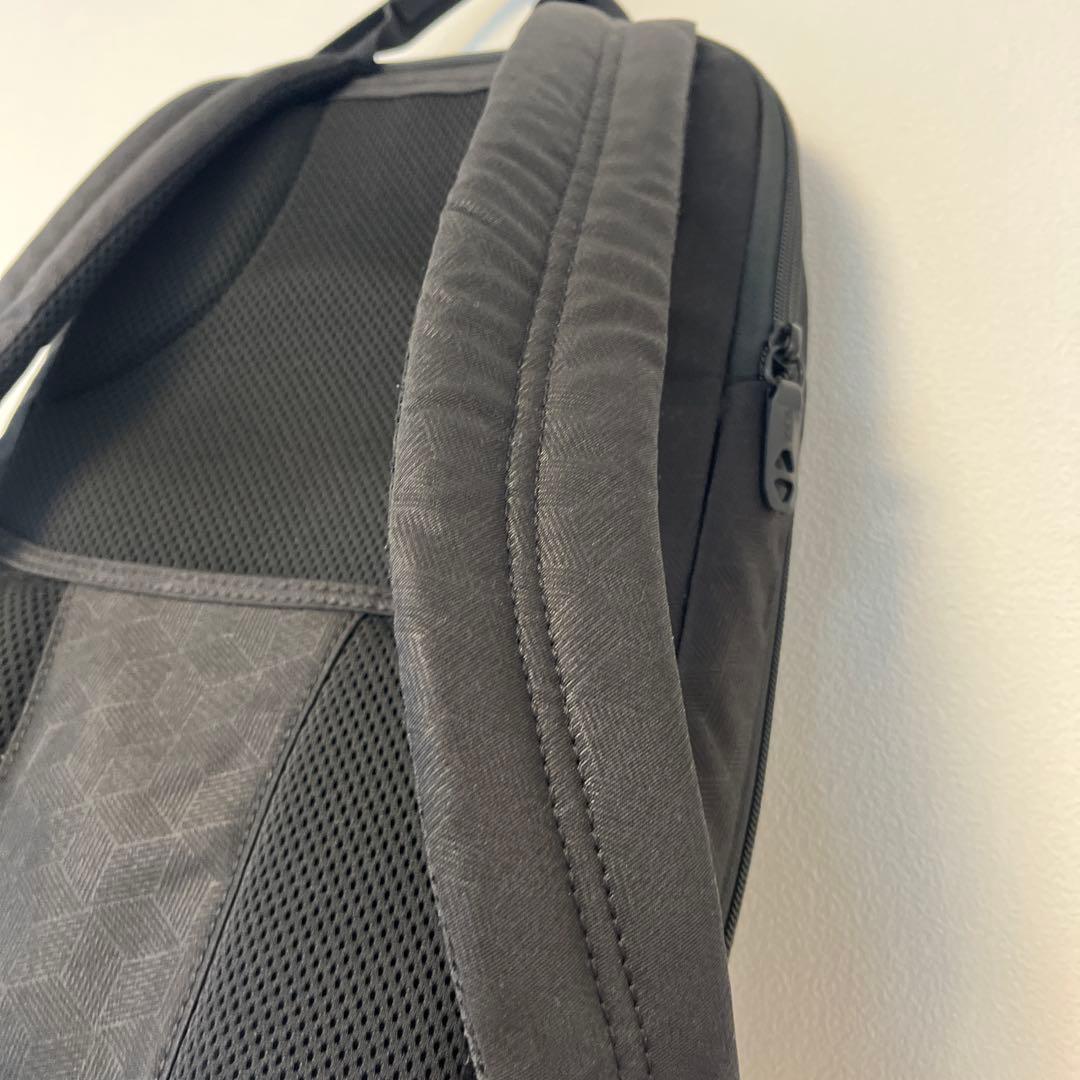 TUMI トゥミ　レディース　PC対応　ビジネス仕様リュック