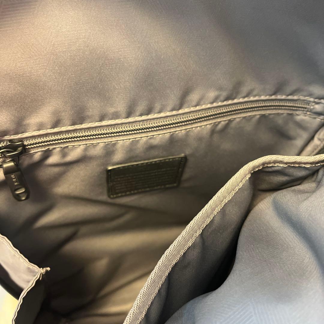 TUMI トゥミ　レディース　PC対応　ビジネス仕様リュック