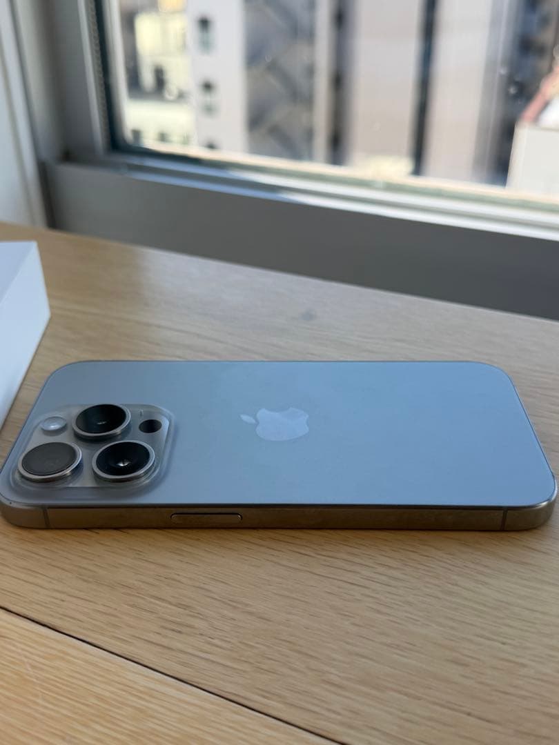 Apple iPhone 15 Pro ナチュラルチタニウム 本体SIMフリー