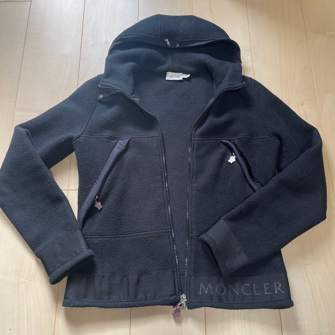 MONCLER(モンクレール)ネイビー パーカー