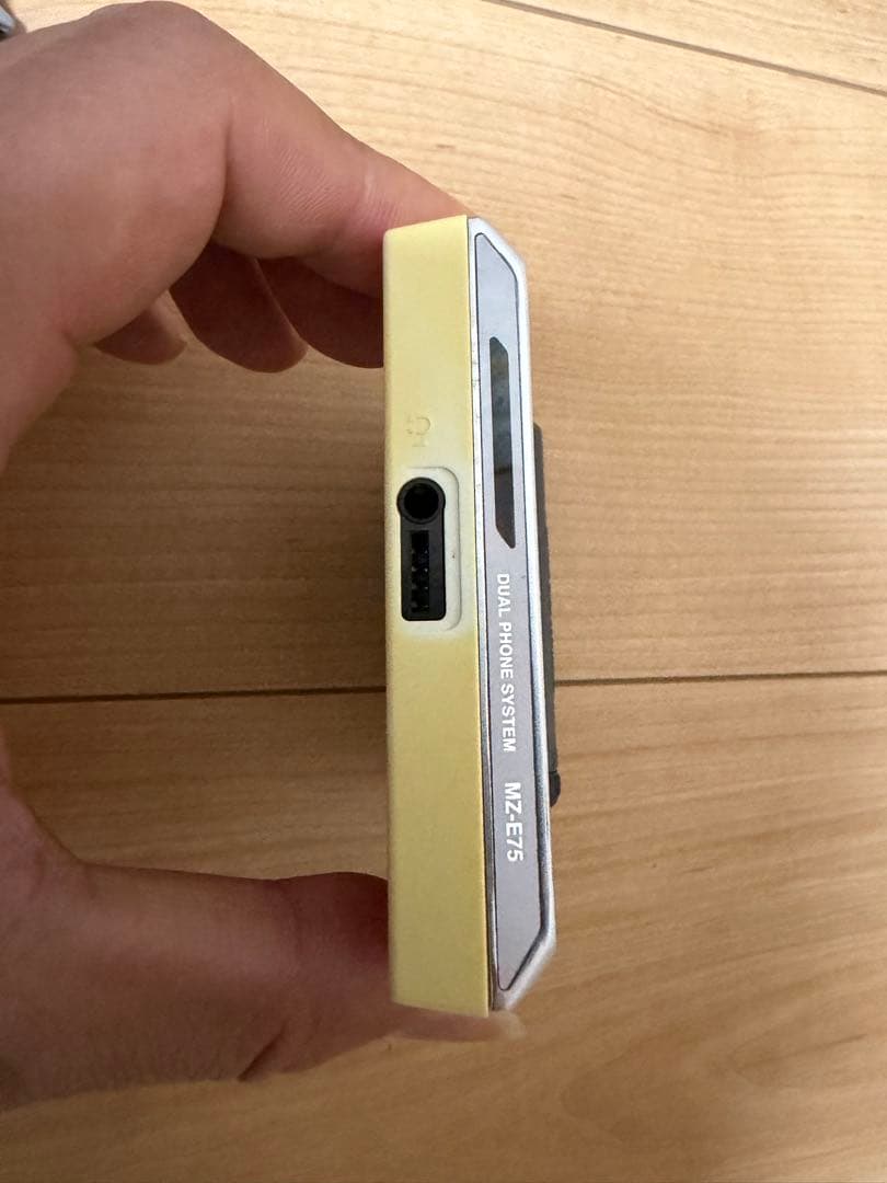 美品 SONY MDウォークマン MZ-E75 本体