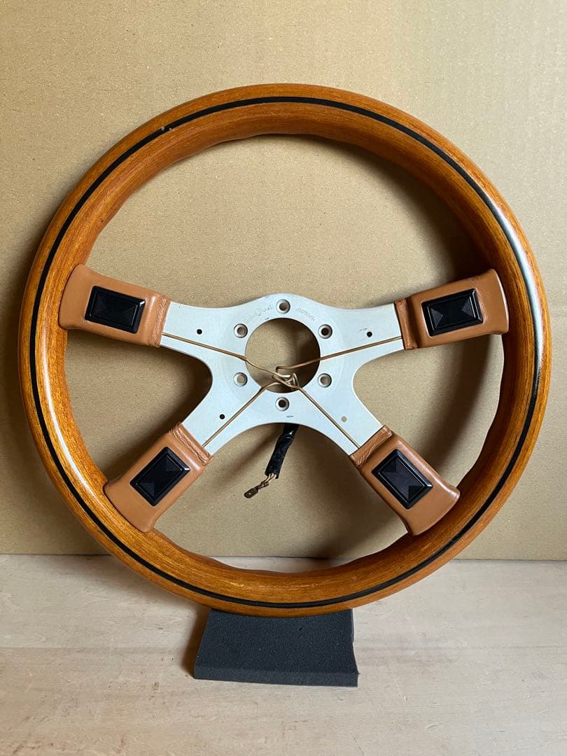 イタルボランテ　ウッドステアリング　36・5cm 中古品