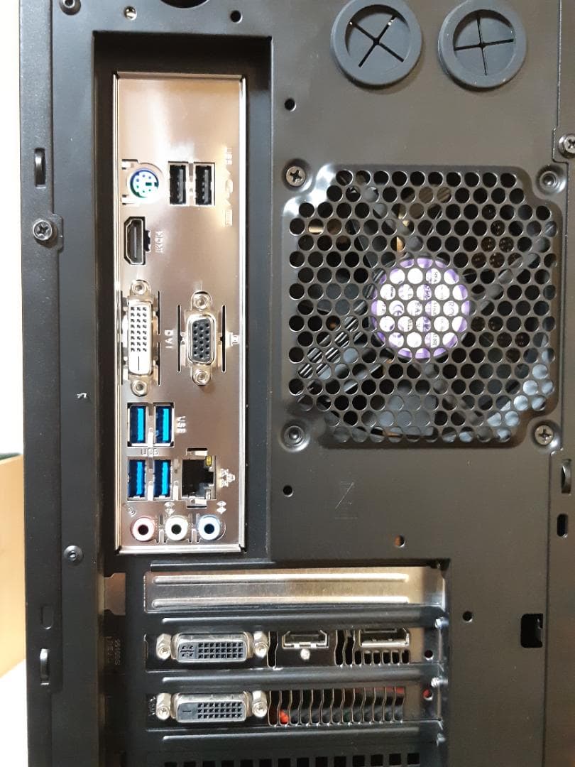 自作PC　RYZEN5 3500・8GB・128GB・R9 270・WIN11