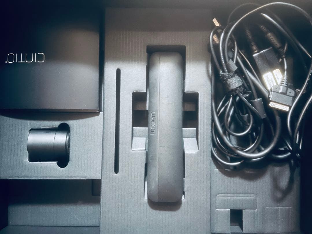 WACOM　液晶ペンタブレット　液タブ　ペンタブCintiq 13HD