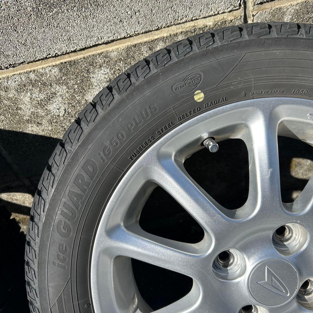 【ダイハツ純正品】アルミホイールと2020年製造スタッドレス４本セット②２本分