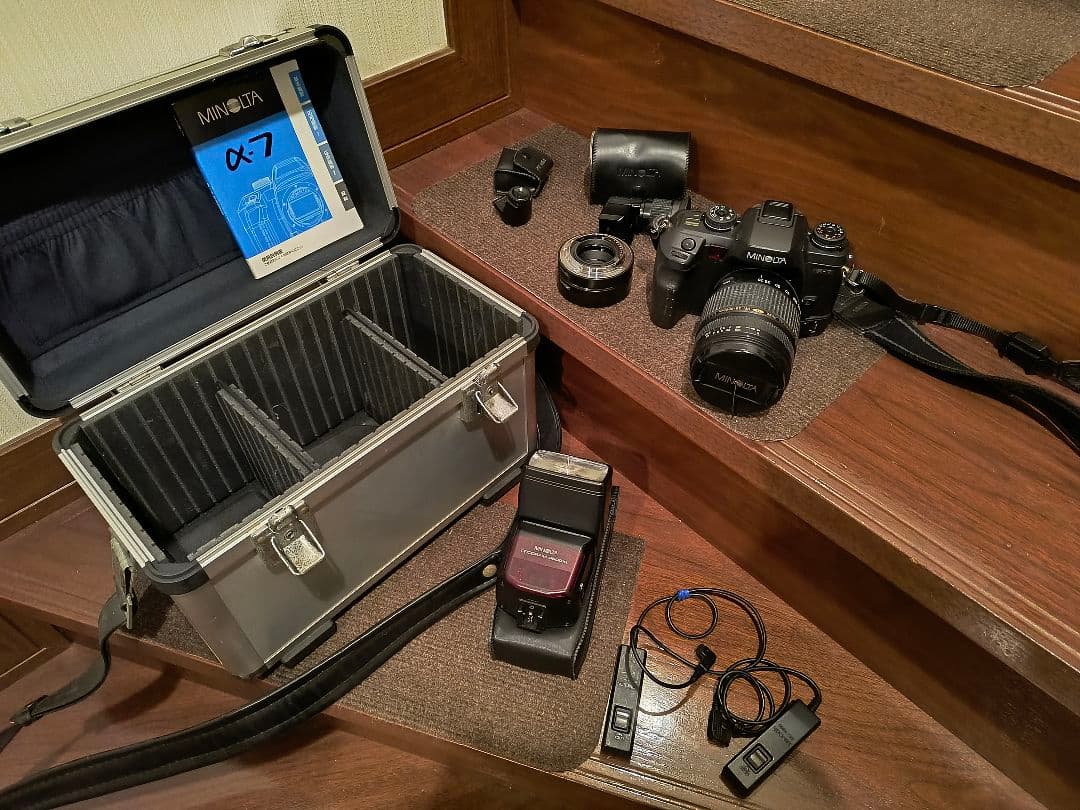 MINOLTAのα-7、一眼レフ　フィルムカメラ（フルセット）