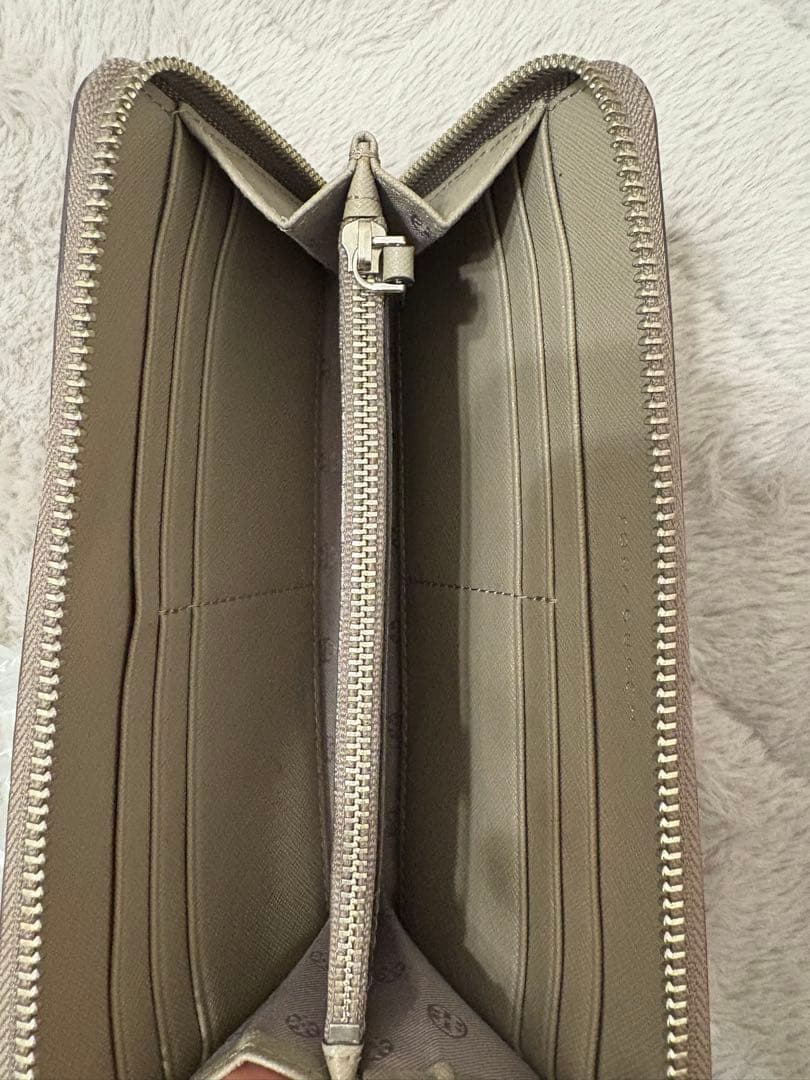 Tory Burch ベージュ 長財布