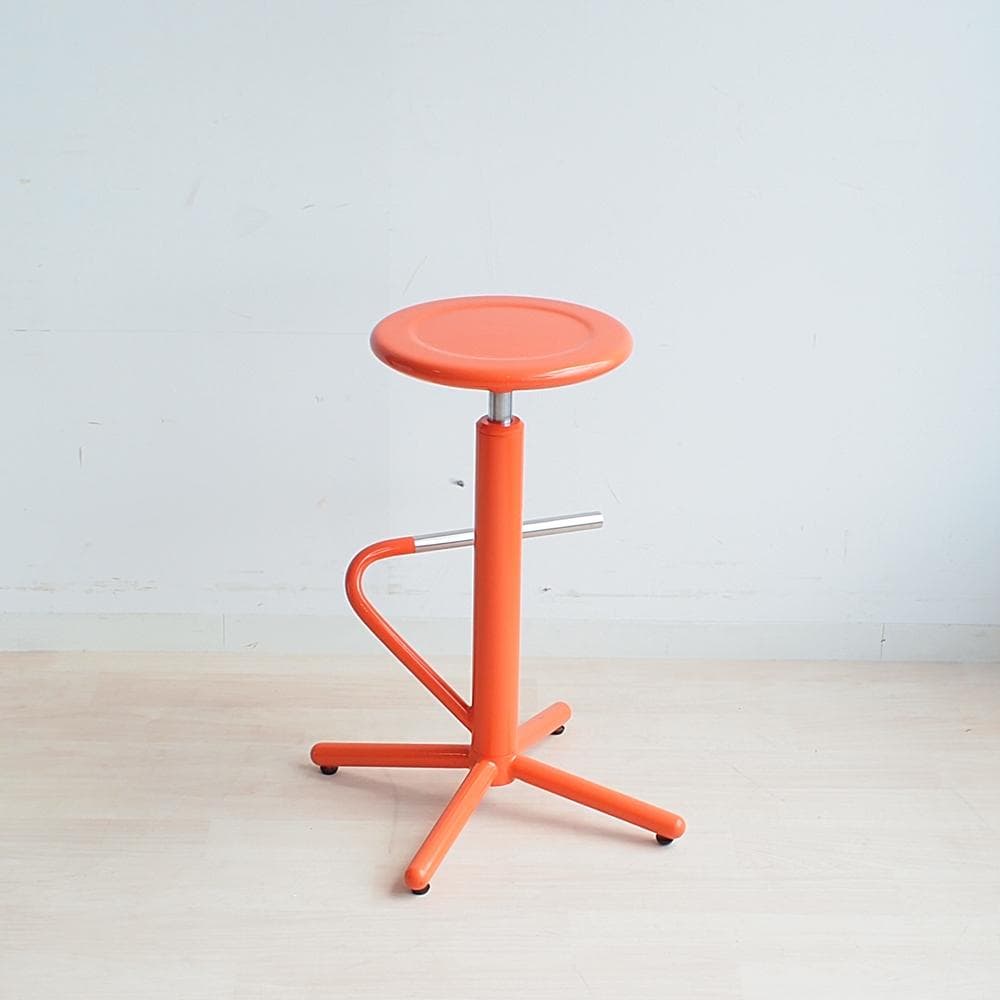ビタミンカラー スチール製の昇降式スツール オレンジ カウンターチェア ポップ