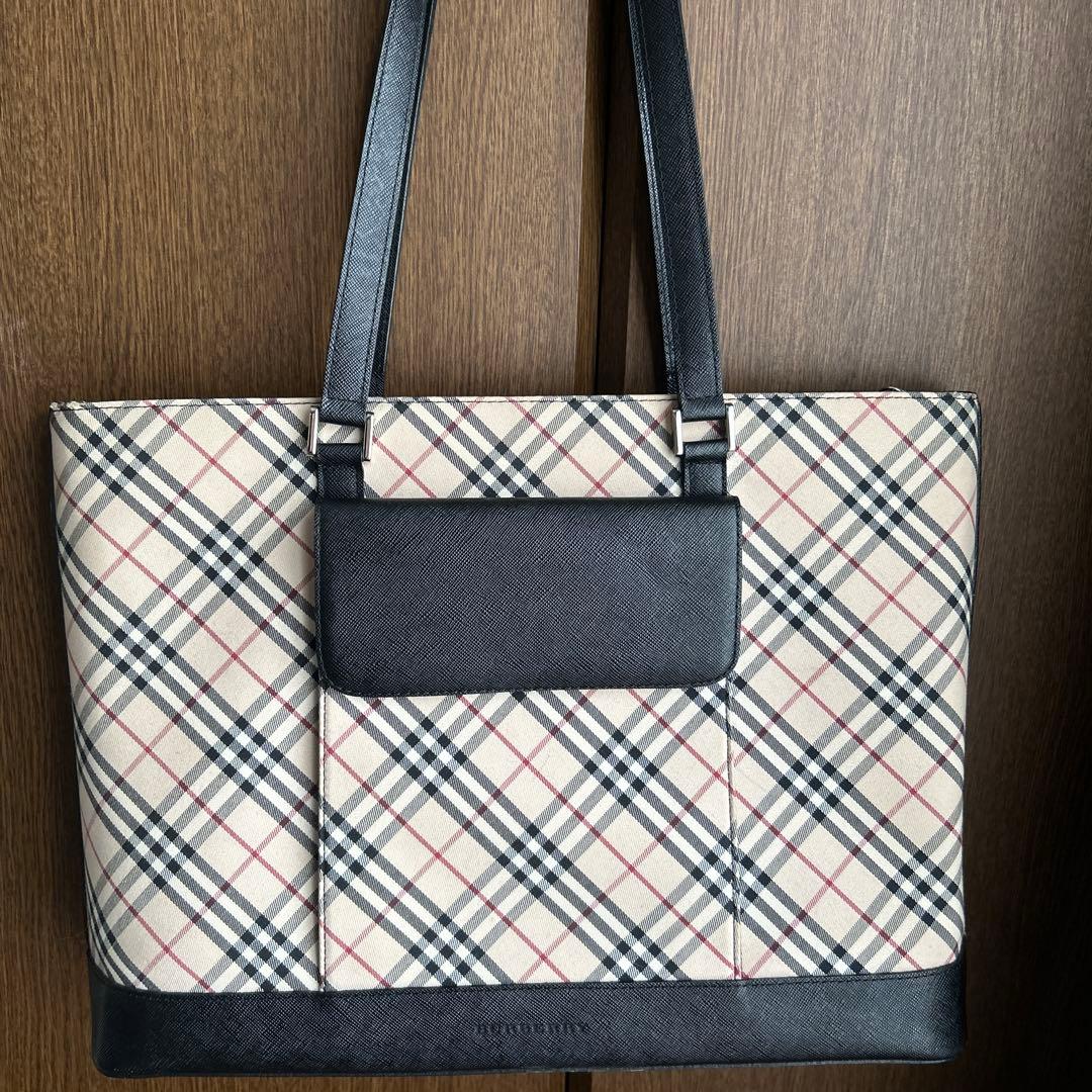 【美品】未使用に近い保護フィルム付き BURBERRY ノバチェック　レザー