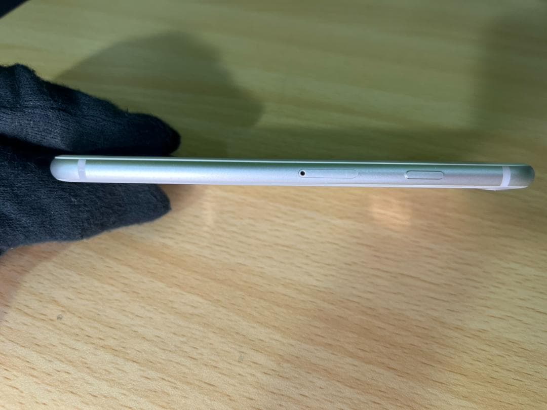 iPhone8 シルバー 64GB Simロック解除済み 動確済　美品