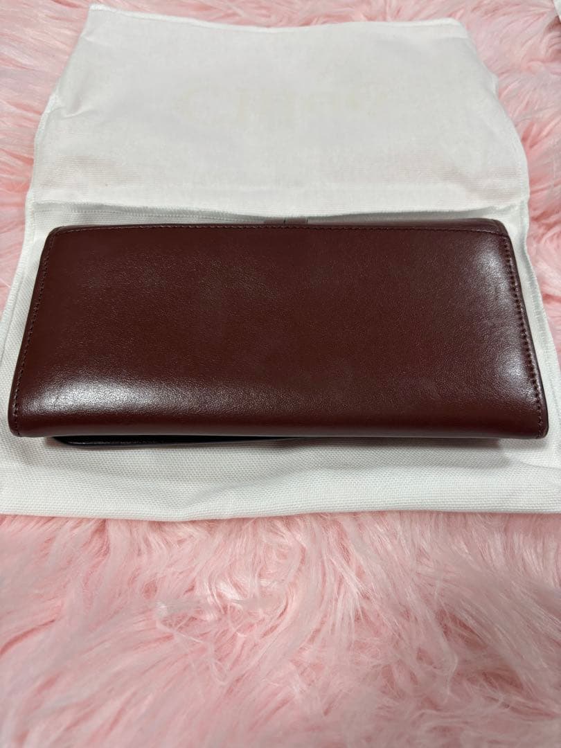 Chloé ダークブラウン 長財布 ピンバッジ付き