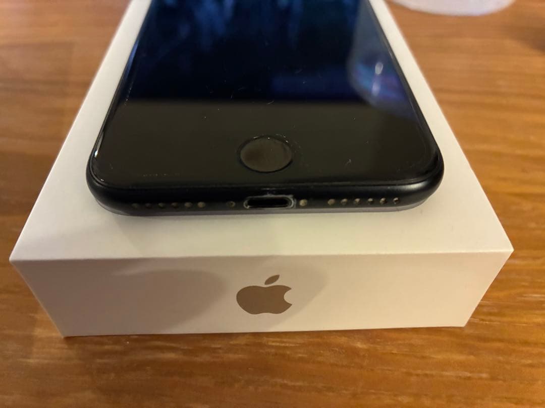 iPhone SE (第3世代) ブラック