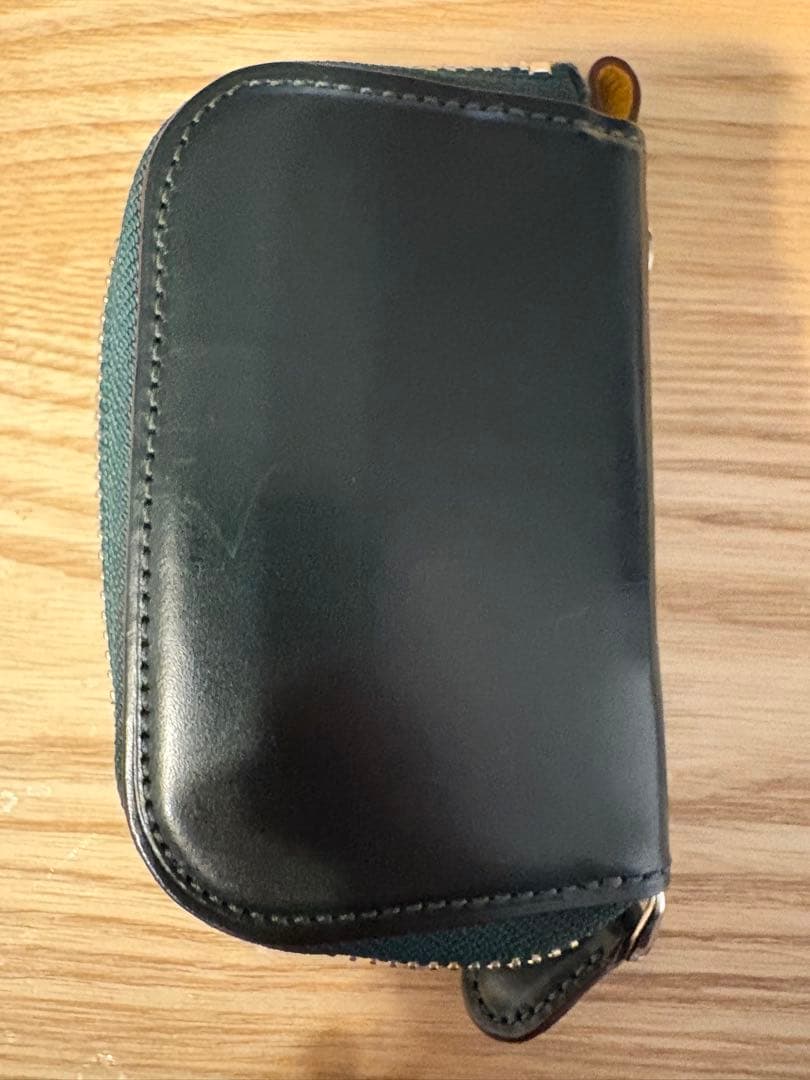 ガンゾAVON (エイボン)ラウンドファスナーキーケース