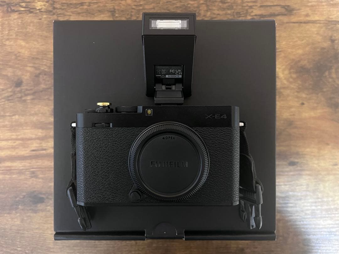 FUJIFILM X-E4 ミラーレス一眼 本体