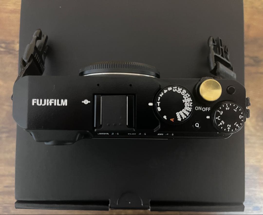 FUJIFILM X-E4 ミラーレス一眼 本体