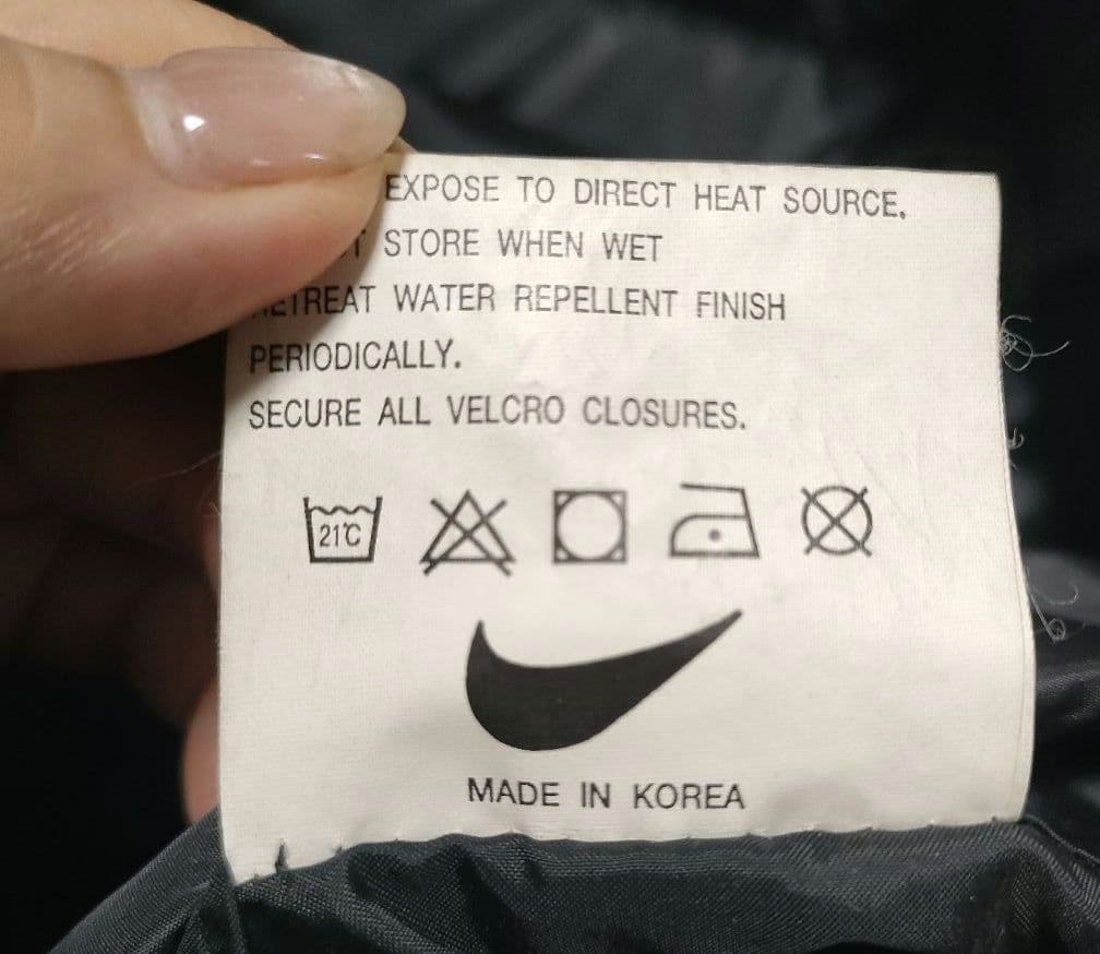 入手困難 大きいサイズ NIKE ダウンジャケット ロゴ 刺繍 リバーシブル 黒