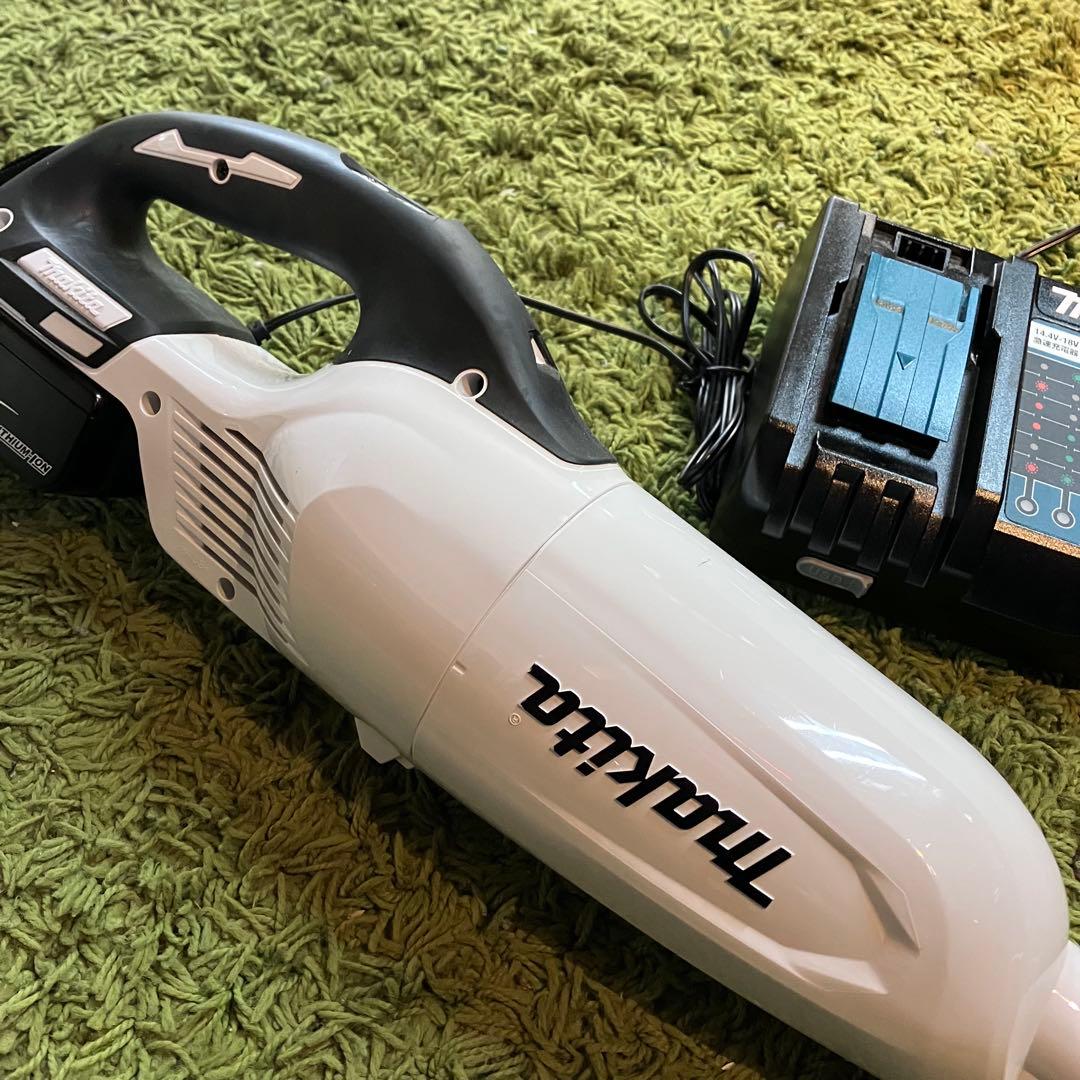 マキタ　makita⭐️充電式クリーナー　掃除機