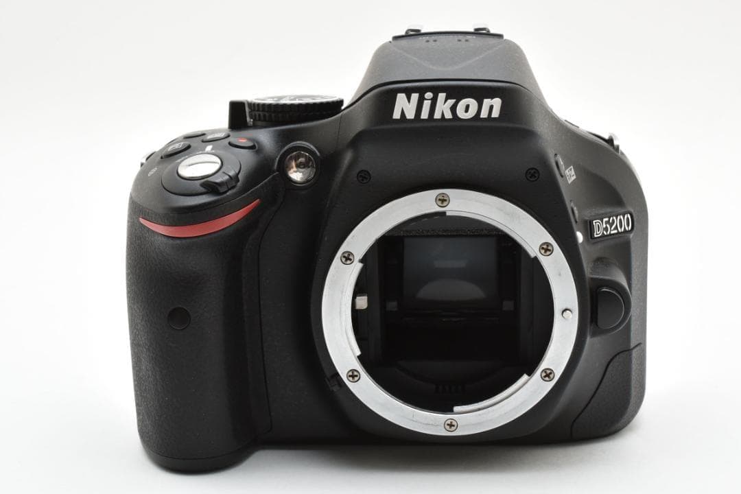 超美品 NIKON D5200 デジタル ショット枚数　11492枚 M707