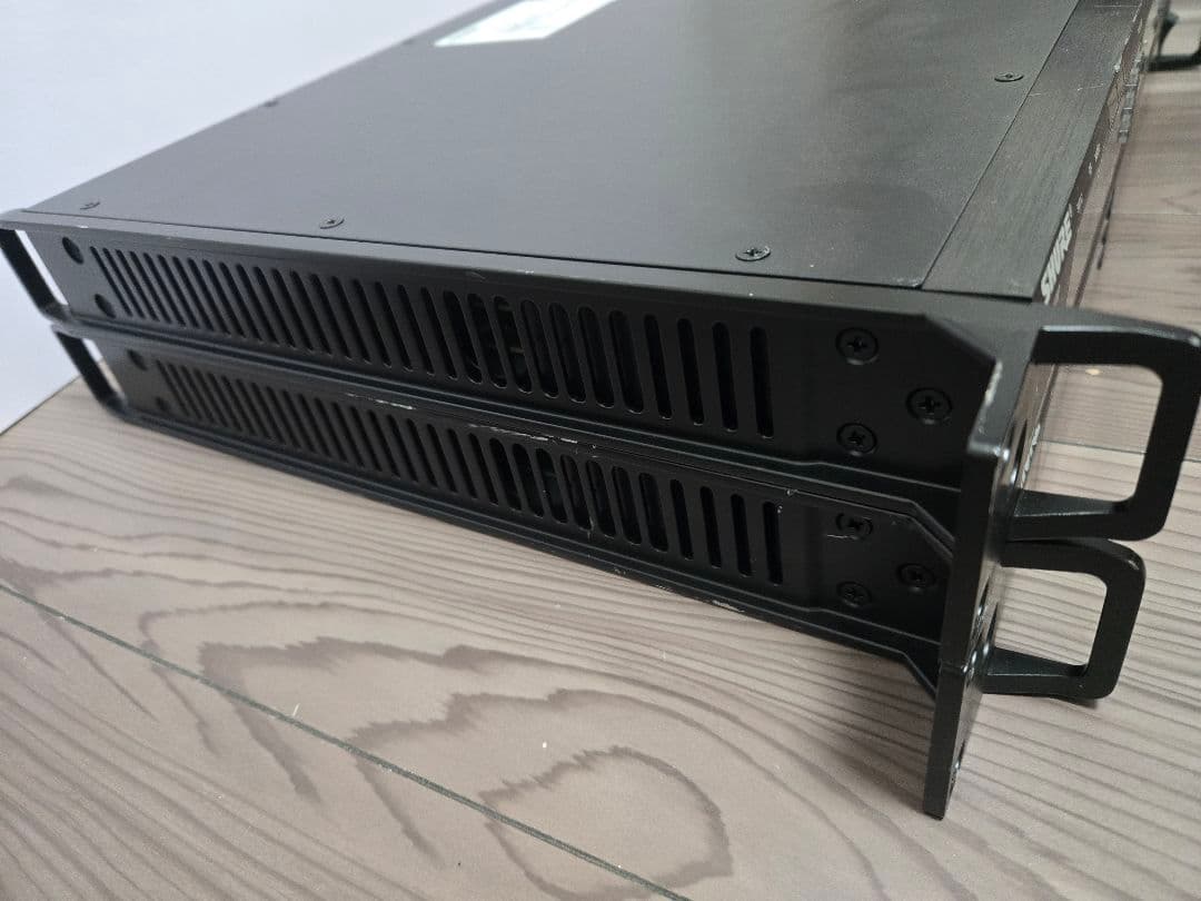 【SHURE】シュアワイヤレス受信機AXT400分配アンプAXT630セット