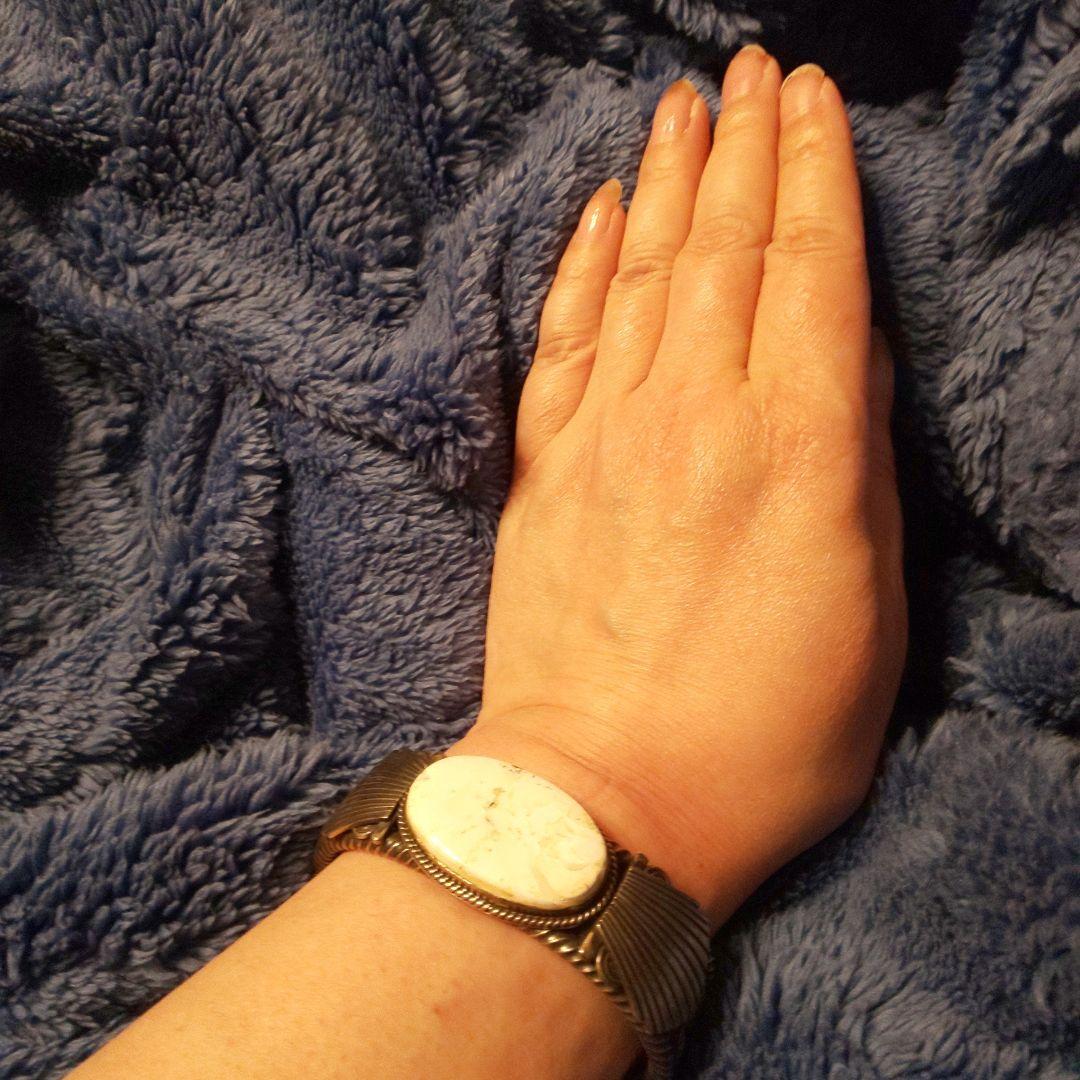 9／10迄価格！ナバホ族ゲイリーリーブス作 シルバーホワイトバッファローバングル