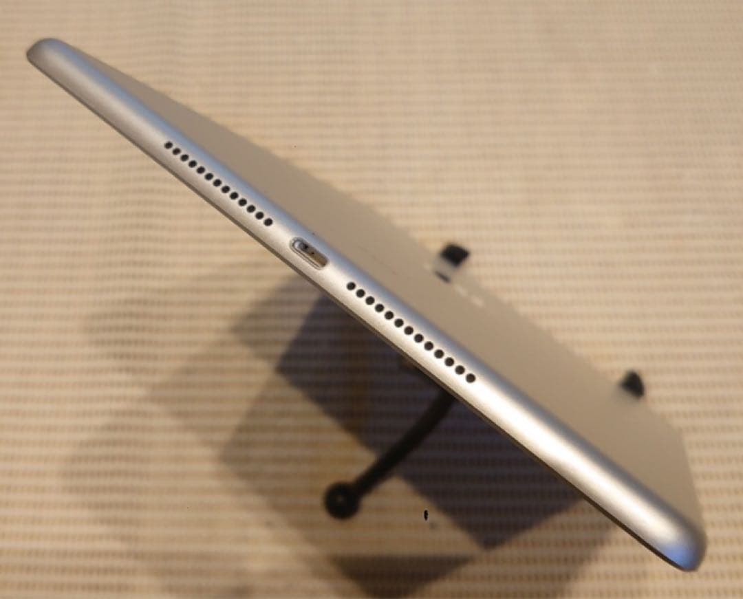 完動品SIMフリーiPad第6世代(A1954)本体128GB送料込KJF8G