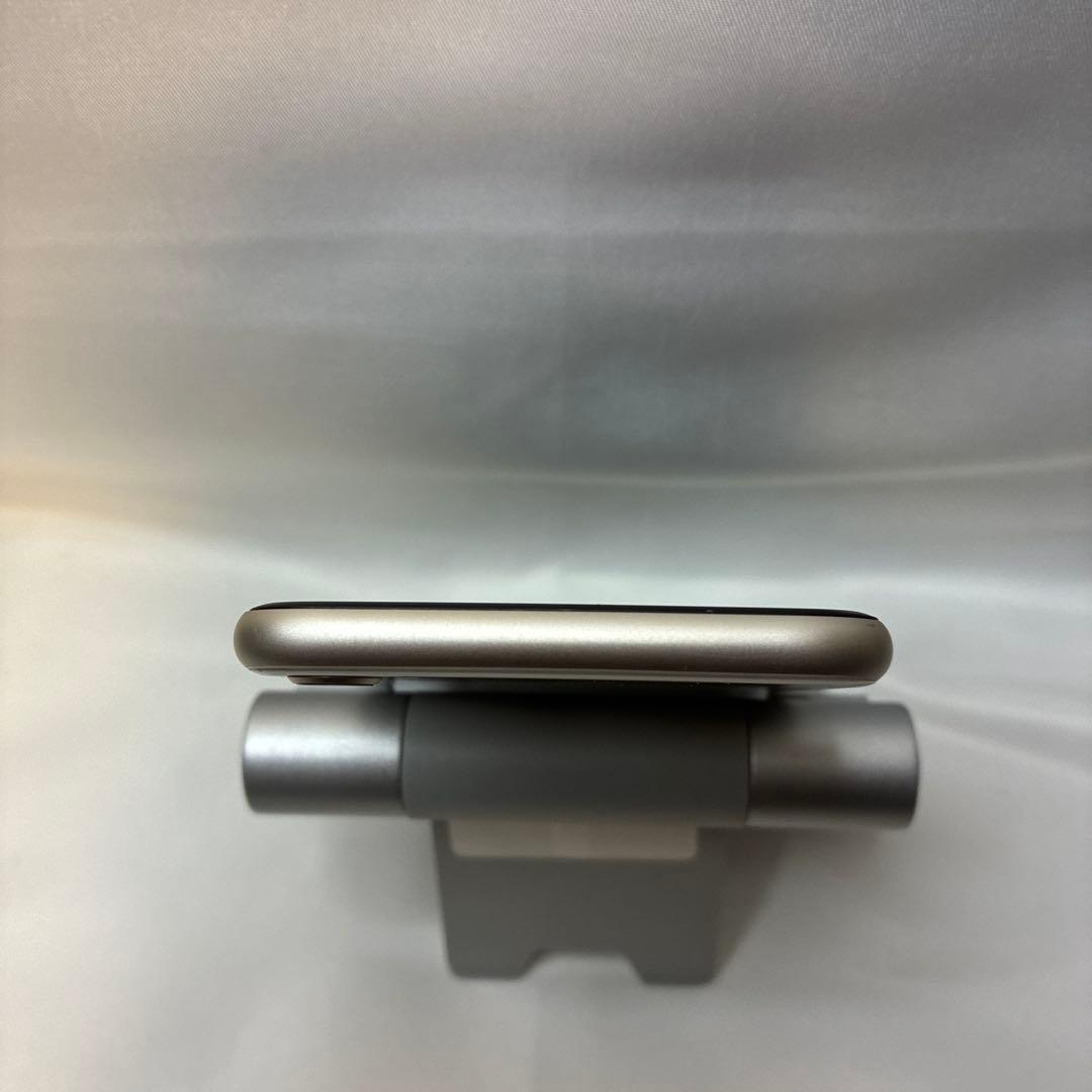 【SIMフリー】 iPhoneSE3 64GB 第3世代 バッテリー100 白