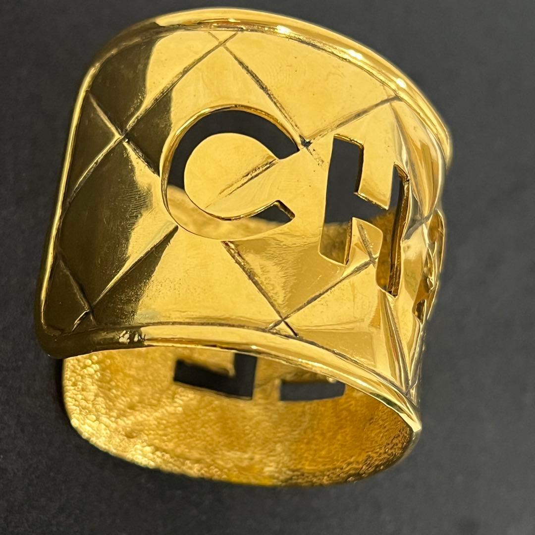 CHANEL シャネル マトラッセ ロゴ バングル ブレスレット ヴィンテージ