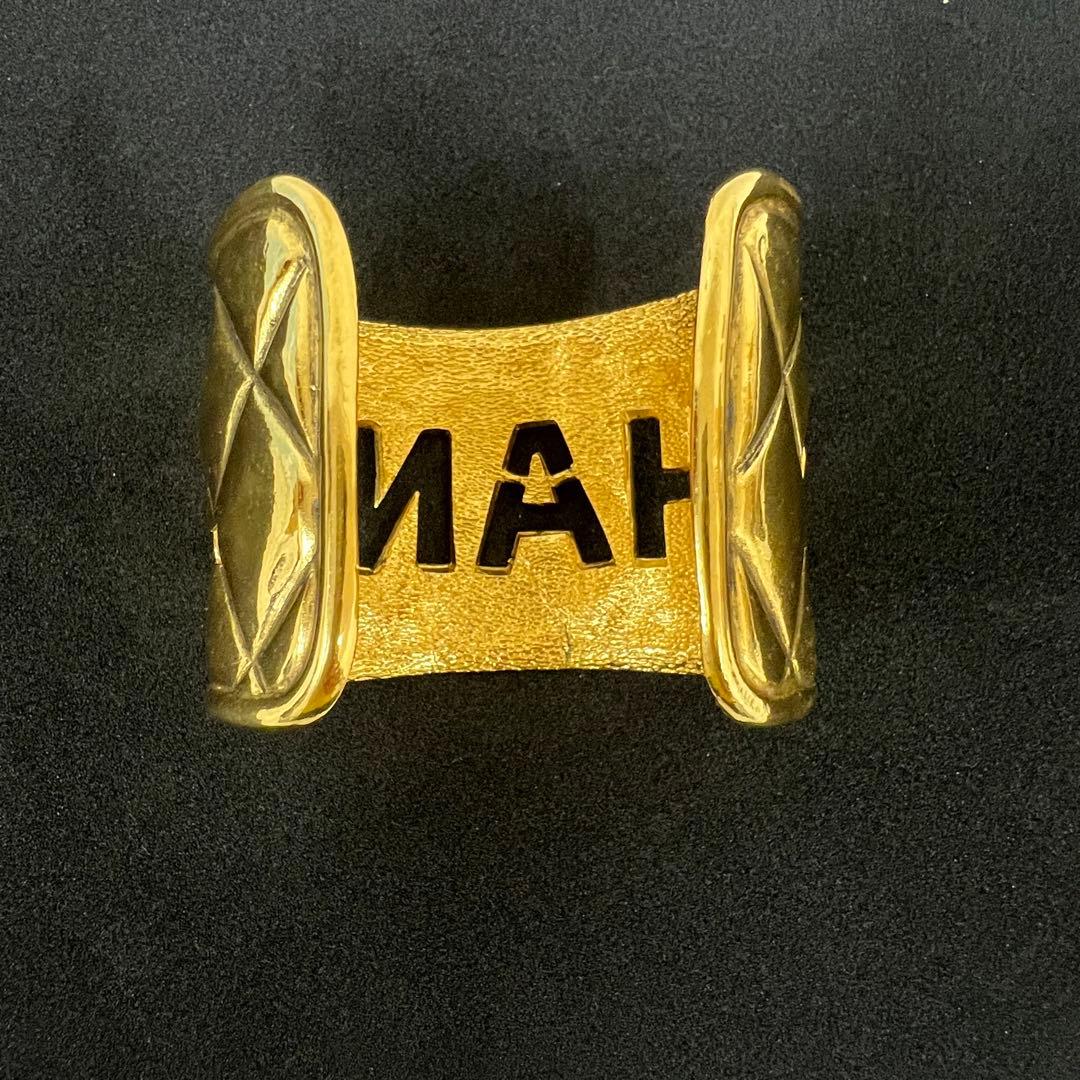 CHANEL シャネル マトラッセ ロゴ バングル ブレスレット ヴィンテージ