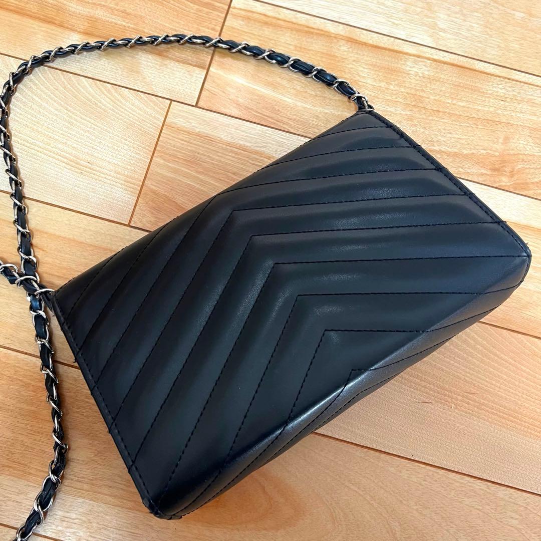 Yves Saint Laurent (イヴ・サンローラン) ショルダーバッグ