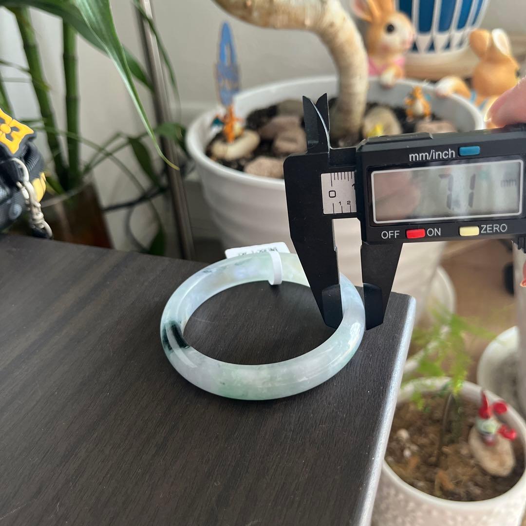 洒金翡翠バングル