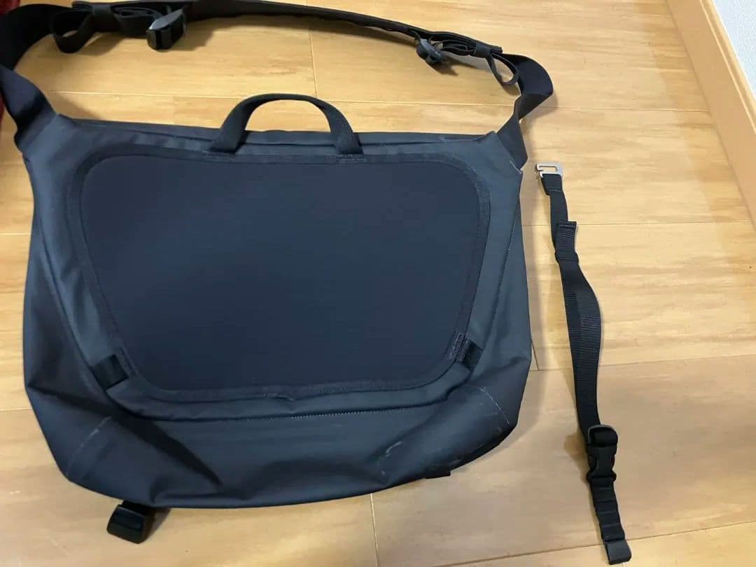 バッグ ARC'TERYX Granville 10 Courier Bag BK