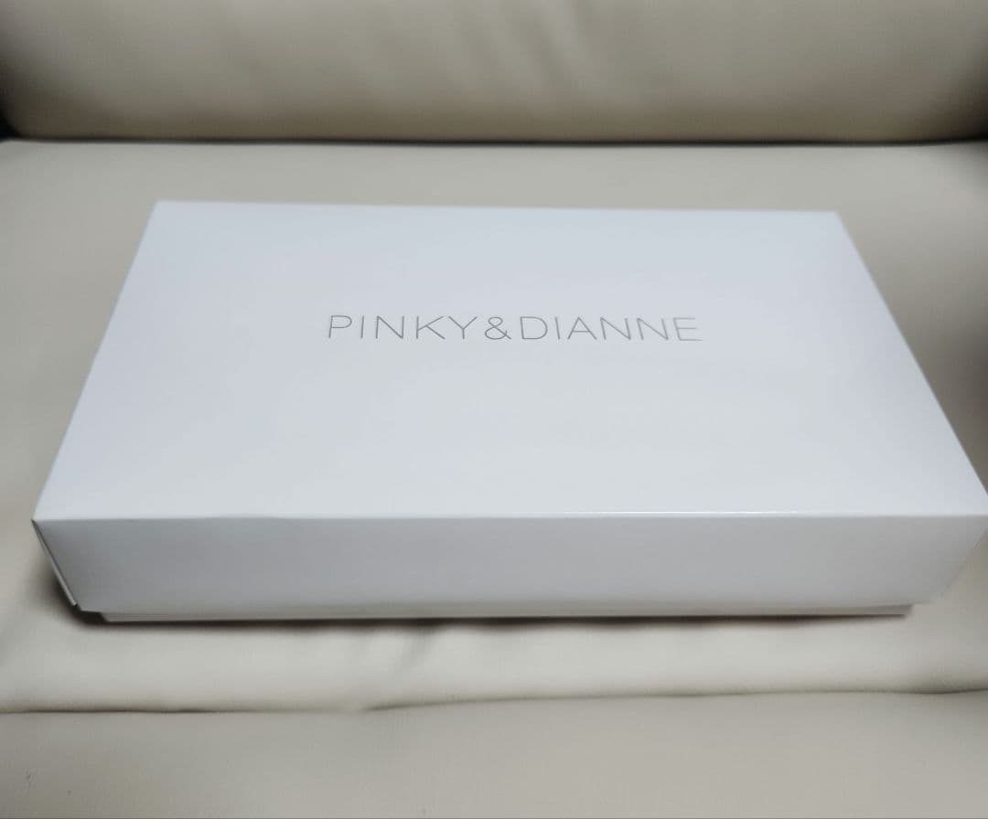ピンキーアンドダイアン　PINKY & DIANNE 長財布 大容量カード