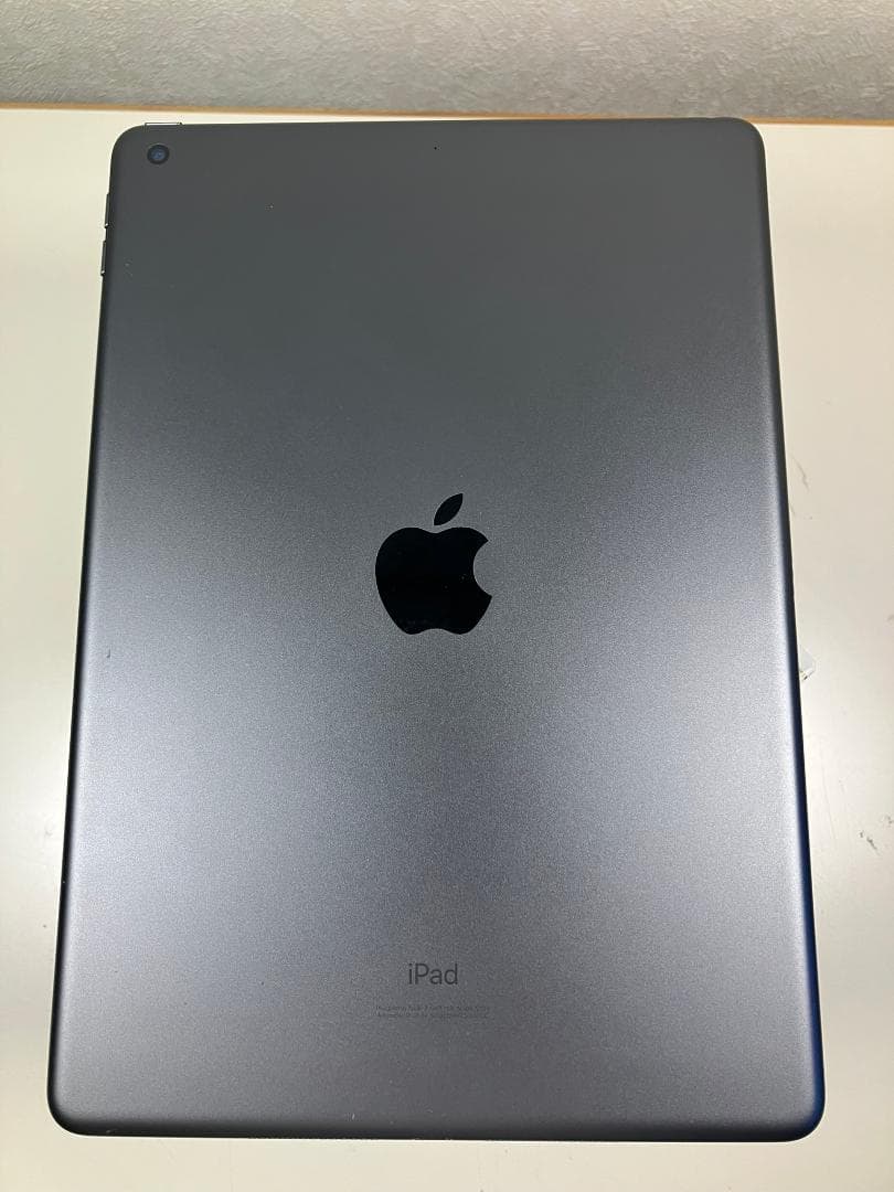 iPad 第8世代　32GB グレー　Wi-Fiモデル　カバーガラス付